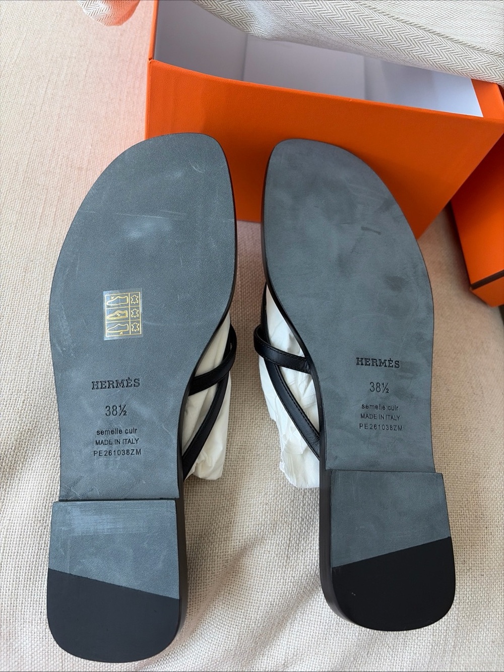 Hermes Miss sandal Black Leather Thong Slide Sandals with Silver Hardware - Picture 2 of 4